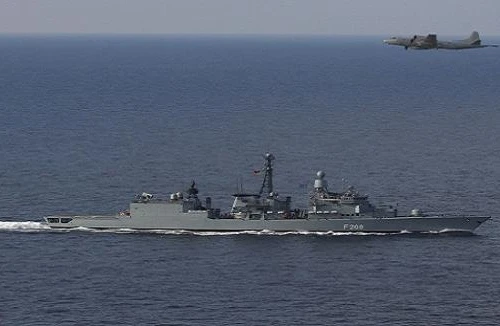 Trung Quốc cáo buộc Mỹ trinh sát máy bay, tàu chiến của họ