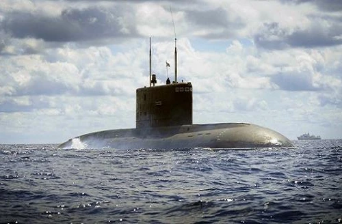 Ngày 3/1, tàu ngầm Kilo Hà Nội tung hoành trên biển Tổ quốc