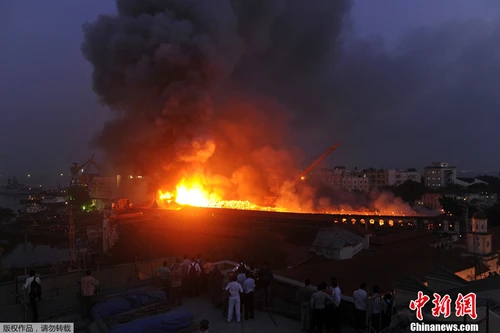 Tàu ngầm Kilo siêu hạng S-63 Ấn Độ cháy nổ tan tành