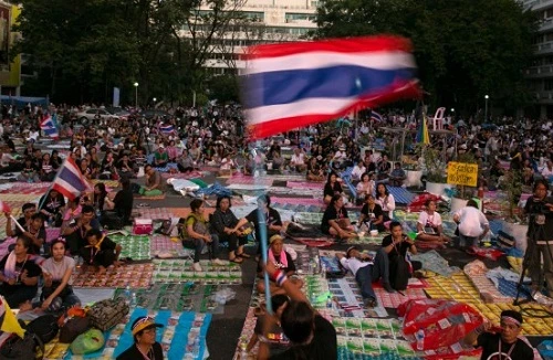 Thủ tướng Yingluck tiếp tục nhân nhượng, lập “Hội đồng cải cách đất nước”