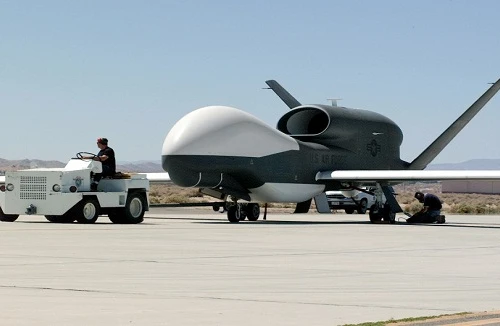 Hàn Quốc quyết định mua 4 chiếc RQ-4 Global Hawk 
