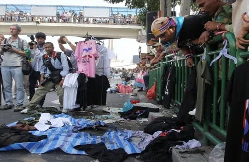 Người biểu tình Thái Lan náo loạn vì 3 vụ xả súng, ném bom liên tiếp 