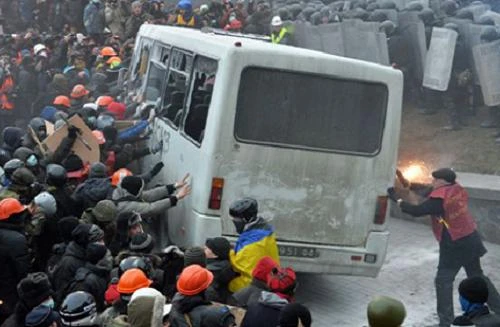 Phe đối lập Ukraina thuê người bắn cảnh sát để khơi dậy bạo lực?