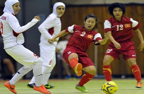 Chấn động: 4 trụ cột đội tuyển bóng đá nữ quốc gia Iran là...nam giới
