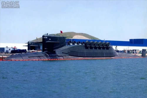 Tàu ngầm Type 094 Trung Quốc chỉ nhỉnh hơn tàu ngầm... "đồ cổ"