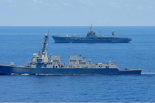 Mỹ sát cánh với Philippines để vượt qua sóng gió trên biển Đông