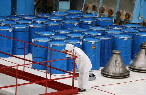 Australia đáp trả, xem xét ngừng xuất khẩu uranium sang Nga