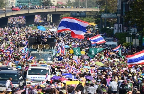 Thái Lan: Quân đội làm trung gian hòa giải?