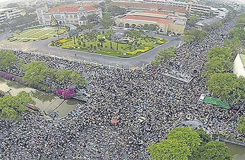 Hạ viện giải tán, chính trường Thái như "bom nổ chậm"
