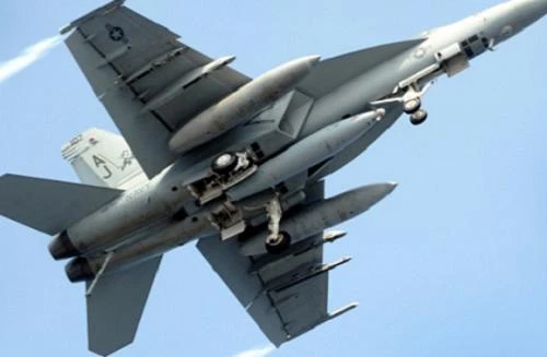 Siêu tiêm kích F/A-18C Hornet của Mỹ bị rơi, phi công mất tích
