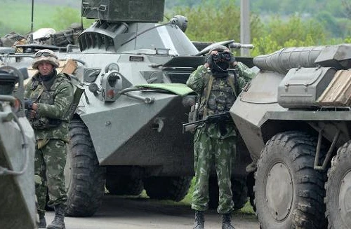 Ukraine dùng máy bay chở vũ khí cho lực lượng đặc biệt ở miền đông