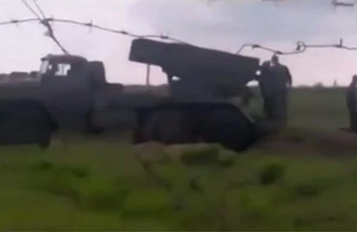 Ông Poroshenko kêu gọi ngừng bắn sau khi dùng tên lửa Grad tấn công Slaviansk