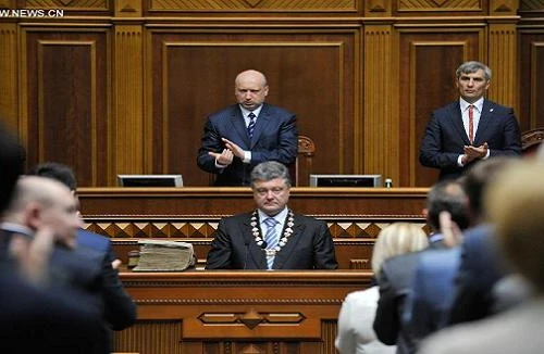 Tân tổng thống Ukraine tuyên thệ nhậm chức, công bố kế hoạch hòa bình