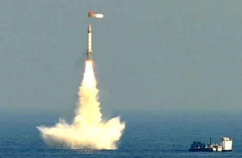 Lộ diện tên lửa đạn đạo phóng từ tàu ngầm B-05 cực mạnh của Ấn Độ 