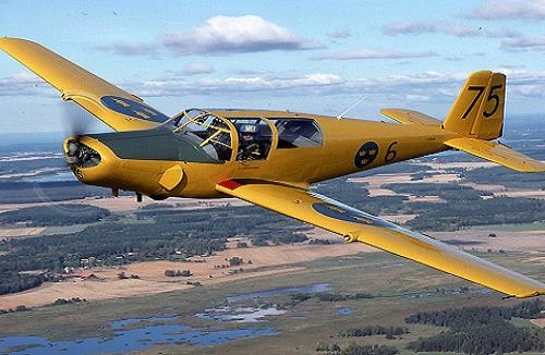 Máy bay thể thao rơi vào nhà kho tại Đức, 2 người thiệt mạng