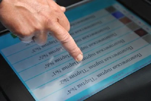 Nga chế tạo thành công máy tính bảng quân sự có thể chạy dưới nước