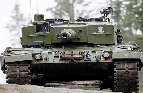 Na Uy triển khai tiểu đoàn xe tăng tới biên giới Latvia-Nga