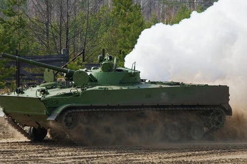 Venezuela nhận 13 xe thiết giáp lội nước của Nga