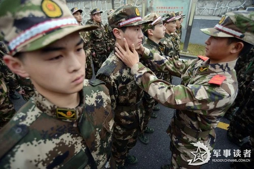 Trung Quốc nới lỏng chính sách con một vì sợ “nước già trước khi giàu”