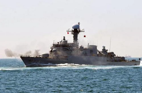 Triều Tiên bắn pháo trượt tàu tuần tra Hàn Quốc