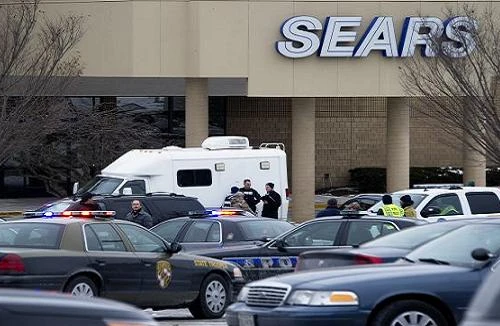 Xả súng kinh hoàng ở trung tâm thương mại Mỹ, 8 người thương vong