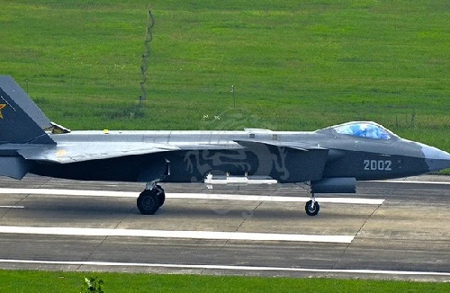 Trung Quốc khoe tên lửa không đối không PL-13 đạt vận tốc Mach5