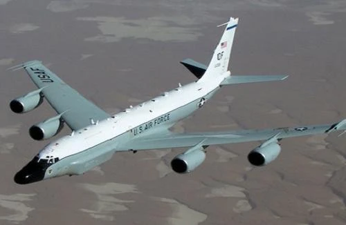 Máy bay chiến đấu Nga lao sạt đầu máy bay trinh sát Mỹ, chỉ cách 30m