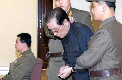 Tin "vịt" Jang Song-thaek bị chó đói ăn thịt phát tán từ 1 blog Trung Quốc