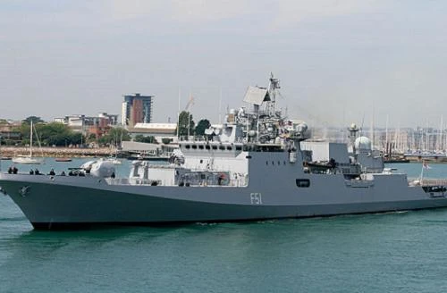 Chiến hạm Ấn Độ thử nghiệm phóng loạt siêu tên lửa BrahMos