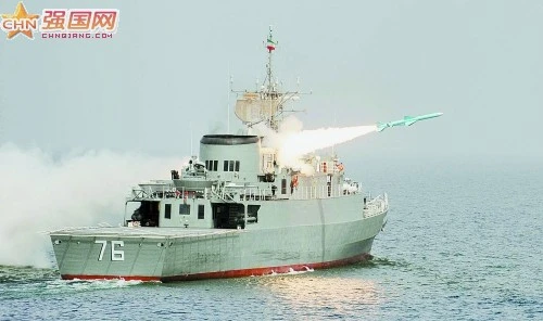 Iran ồ ạt đóng nhiều tàu chiến mang... tên lửa Trung Quốc