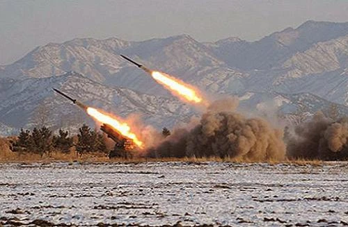 Triều Tiên liên tiếp phóng 25 quả tên lửa tầm ngắn