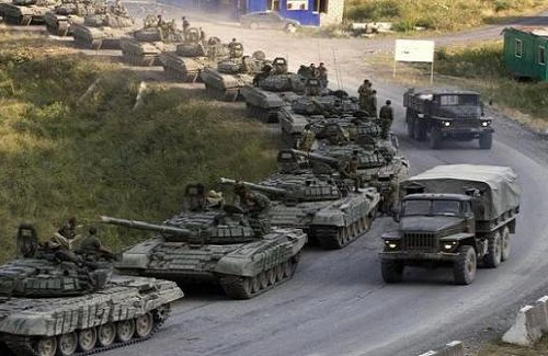 Ukraine: 100 xe bọc thép hạng nặng Nga đang tiến vào miền đông