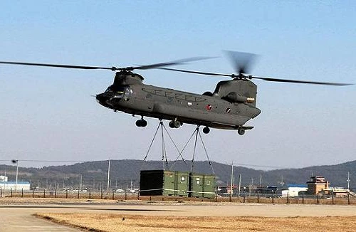 Lục quân Mỹ tiếp nhận trực thăng CH-47F Chinook cải tiến đầu tiên