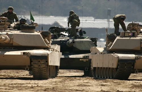 Triều Tiên bất ổn, Mỹ điều thêm xe tăng và 800 quân tới Hàn Quốc