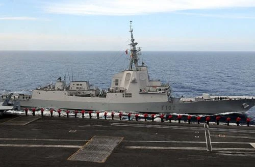 Chiến đấu cơ Nga "dằn mặt" chiến hạm NATO trên biển Đen