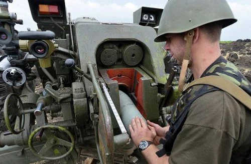 Lực lượng đặc biệt Ukraine vi phạm lệnh ngừng bắn 10 lần một ngày