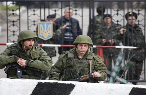 Crimea quyết bắt kẻ “ném đá giấu tay”, bắn cả 2 bên để kích động bạo lực