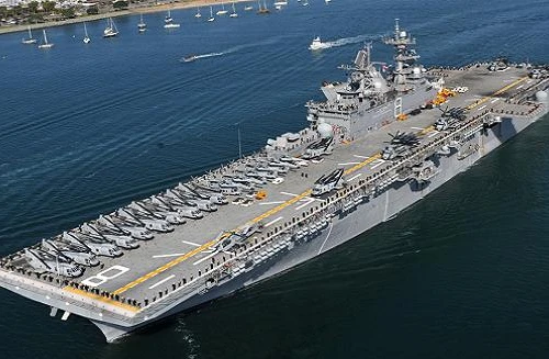 Nhật Bản tính trang bị tàu tấn công đổ bộ để sẵn sàng chiếm đảo