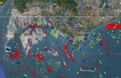 Tàu ngầm Kilo rời cảng Singapore về Việt Nam