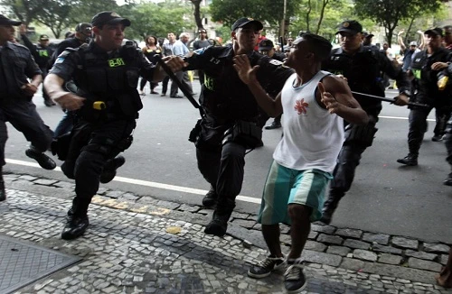Brazil: Người biểu tình đụng độ dữ dội với cảnh sát