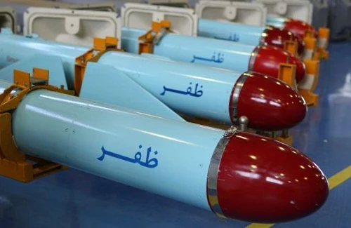 Iran ra mắt tên lửa không đối đất tầm bắn 200km