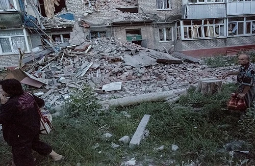 Chiếm Slavyansk, Kiev bắt giữ cảnh sát, điều tra “lòng trung thành” 