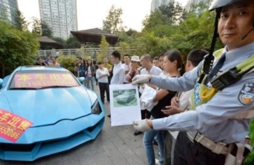 Cảnh sát Trung Quốc bắt được siêu xe Lamborghini hàng nhái