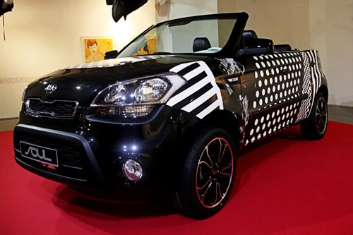Kia ra mắt mẫu xe mui trần nghệ thuật cực ấn tượng