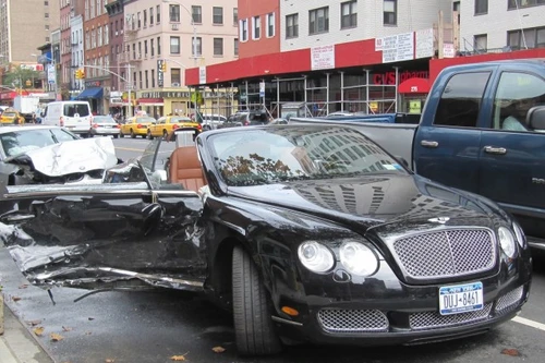 Cận cảnh những vụ "xế hộp" gặp nạn tại New York