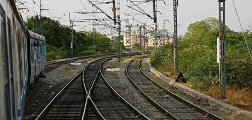 Tàu siêu tốc bốc cháy, nhiều hành khách tử vong tại chỗ