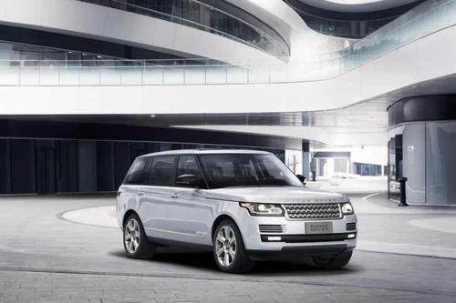 Range Rover Hybrid Long Wheelbase: Rộng rãi, tiết kiệm nhiên liệu 