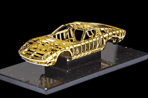 "Lóa mắt" với Lamborghini Miura bằng vàng 24 ka-rat