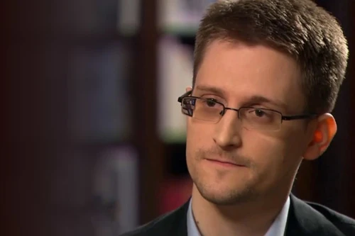 Edward Snowden xin lưu vong ở Nga thêm 1 năm