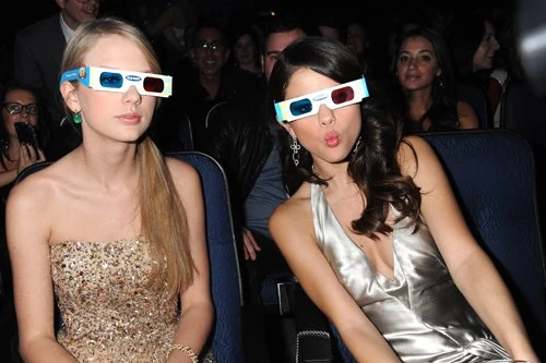 Cảnh hậu trường vui nhộn trong đêm trao giải AMAs 2011